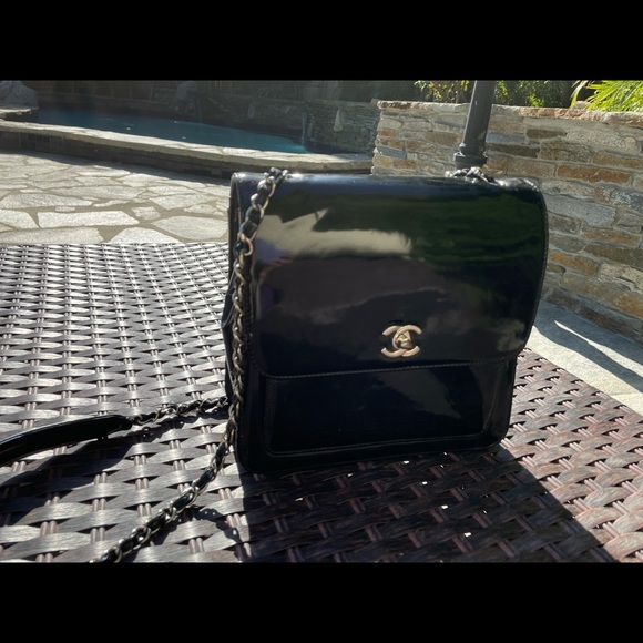 CHANEL Vintage Patent Leather Flap CC Bag AUTHENTIC in great condition! - Picture 8 of 16